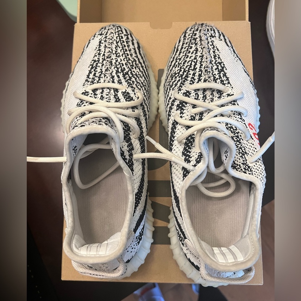 Yeezy Boost 350 V2